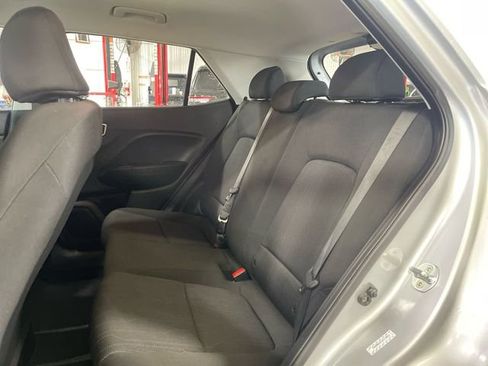 Used 2022 Hyundai Venue SE FWD image 21
