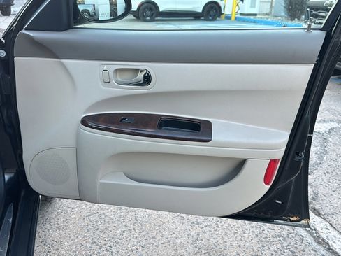 Used 2007 Buick LaCrosse CX w/ Chrome Enhancement Package image 15