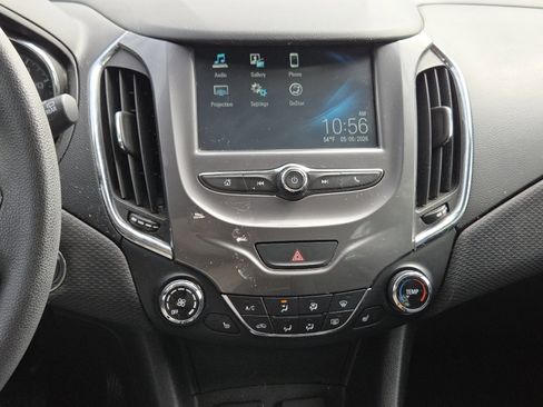Used 2018 Chevrolet Cruze LT w/ Convenience Package FWD image 29