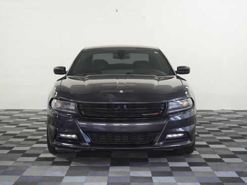 Used 2016 Dodge Charger SXT RWD image 9