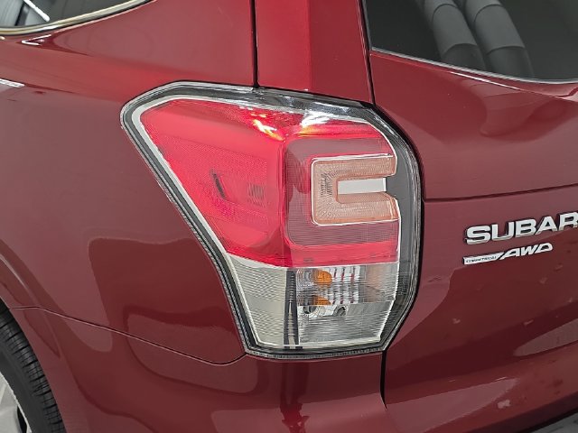 Used 2017 Subaru Forester 2.5i Touring AWD/4WD image 32