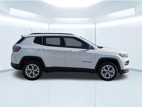 New 2026 Jeep Compass Latitude image 8