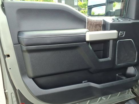 Used 2019 Ford F250 Lariat w/ Chrome Package AWD/4WD image 11