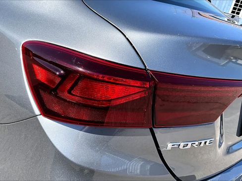 Used 2022 Kia Forte LXS image 30