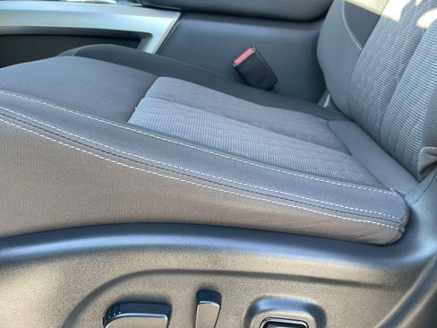 Used 2024 Nissan Titan SV w/ SV Convenience Package image 22