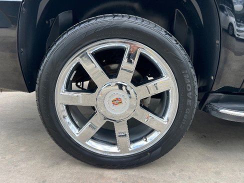 Used 2014 Cadillac Escalade ESV Luxury RWD image 11