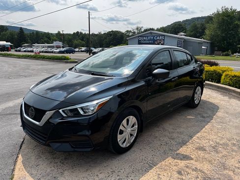 Used 2020 Nissan Versa S FWD image 3