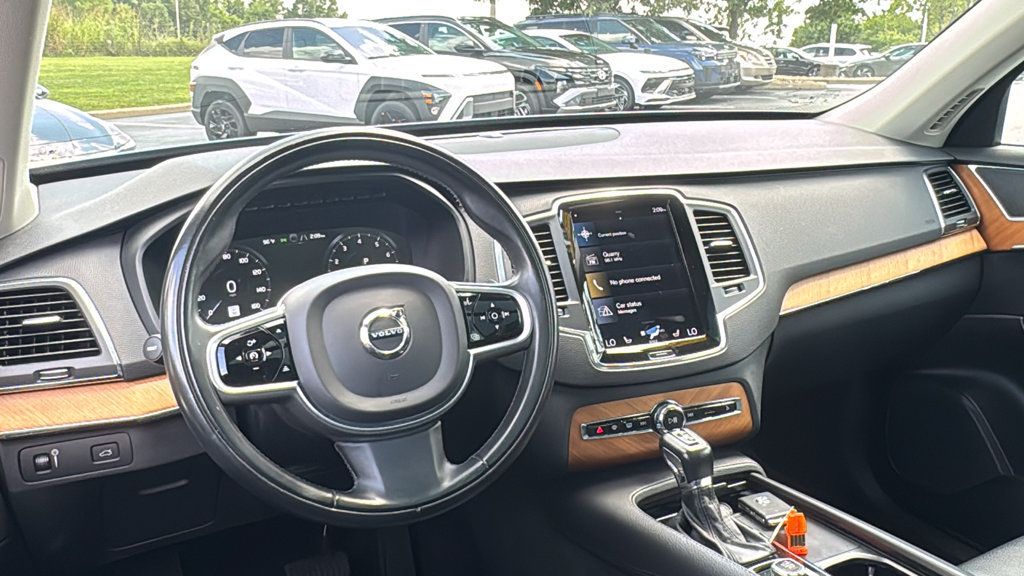 Used 2021 Volvo XC90 T6 Momentum w/ Climate Package AWD/4WD image 12