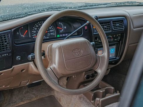 Used 2000 Toyota Tacoma Short Bed image 20