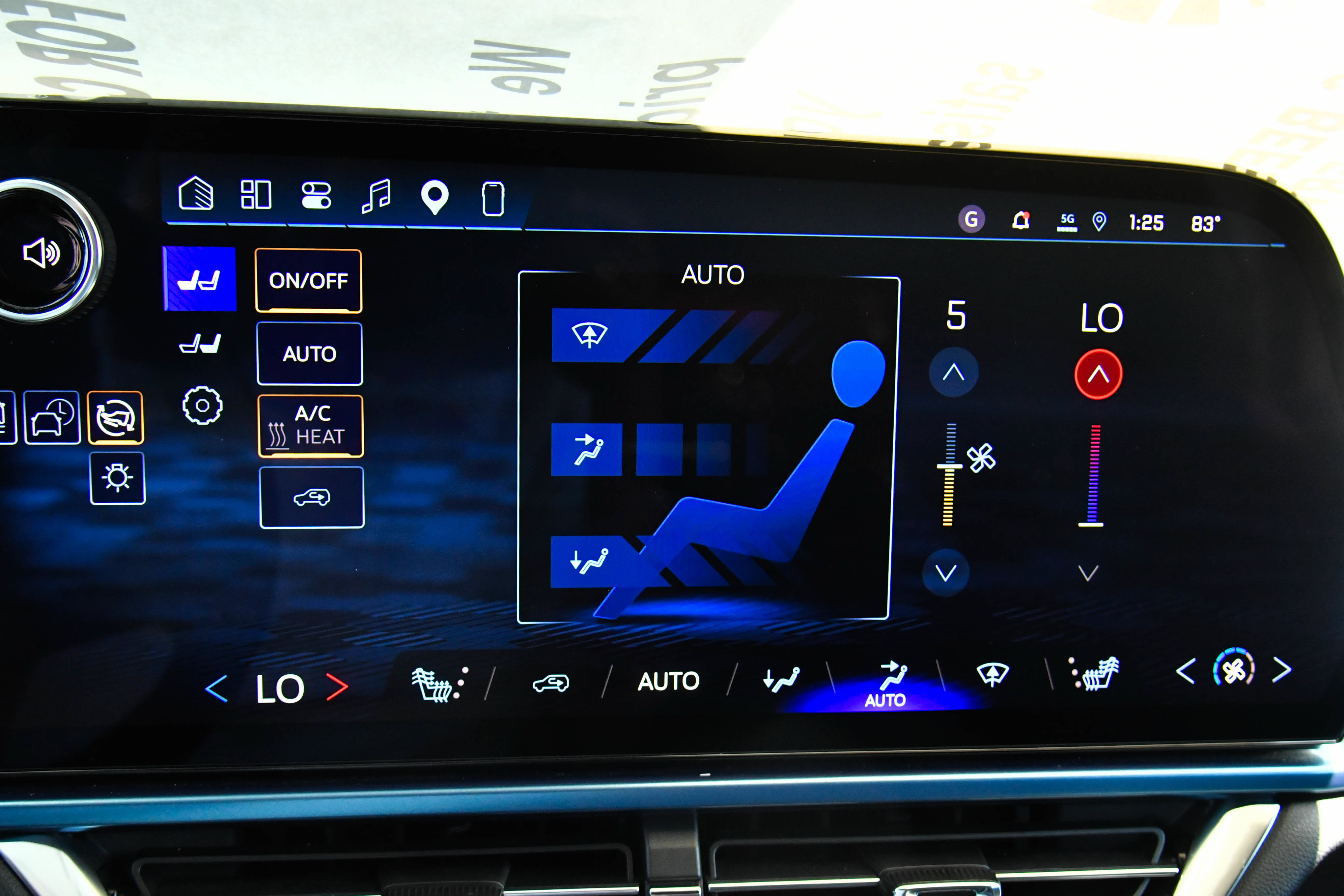 Used 2025 Chevrolet Equinox EV LT FWD image 32