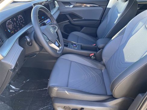 New 2026 Volkswagen Tiguan SE image 15