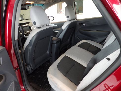 Used 2020 Chevrolet Bolt LT FWD image 17