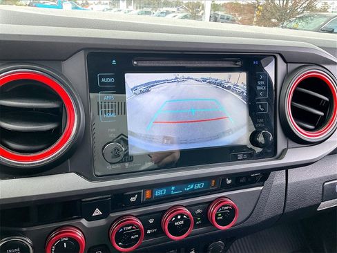 Used 2018 Toyota Tacoma TRD Pro image 18