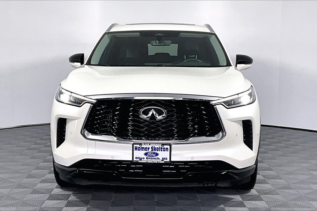 Used 2023 INFINITI QX60 Luxe FWD image 3