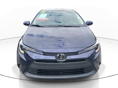 Certified 2025 Toyota Corolla LE image 2