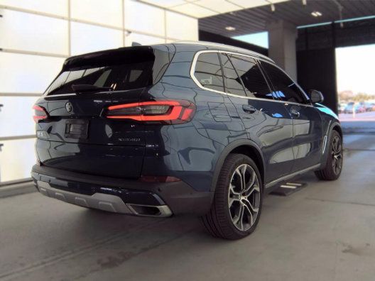 Used 2020 BMW X5 xDrive40i w/ Premium Package AWD/4WD image 2