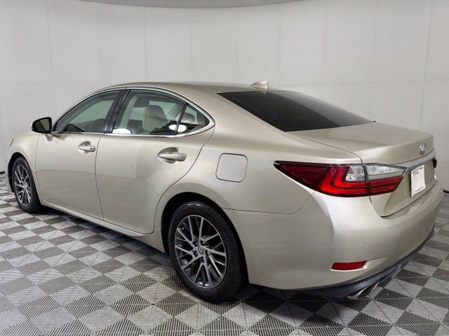 Used 2016 Lexus ES 350 w/ Luxury Package w/Wood Trim FWD image 4