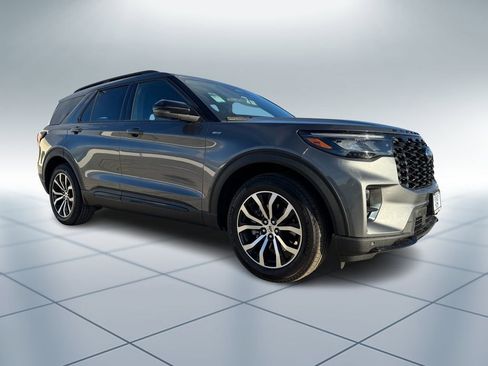 New 2026 Ford Explorer ST-Line image 2
