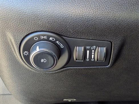 Used 2024 Jeep Compass Trailhawk image 16