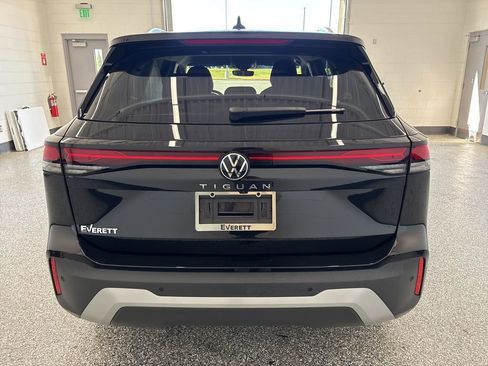 New 2026 Volkswagen Tiguan S FWD image 4