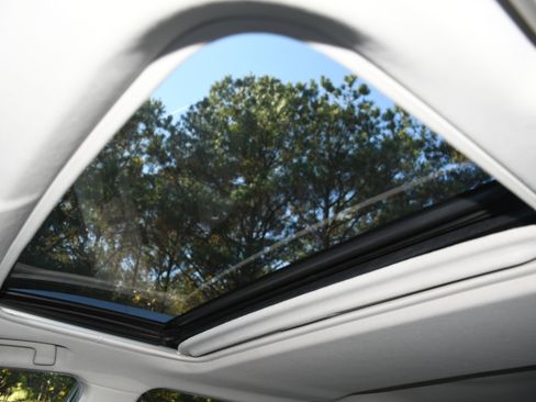 Used 2017 Toyota RAV4 XLE image 7