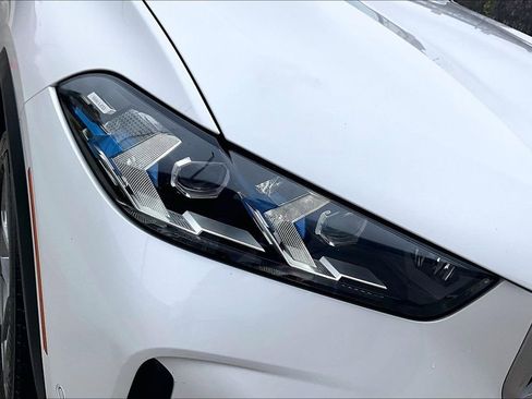 Used 2024 BMW X5 sDrive40i w/ Premium Package image 39