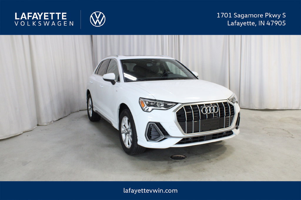 Used 2024 Audi Q3 2.0T Premium w/ Convenience Package AWD/4WD image 1