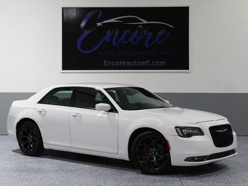 Used 2019 Chrysler 300 S RWD image 1