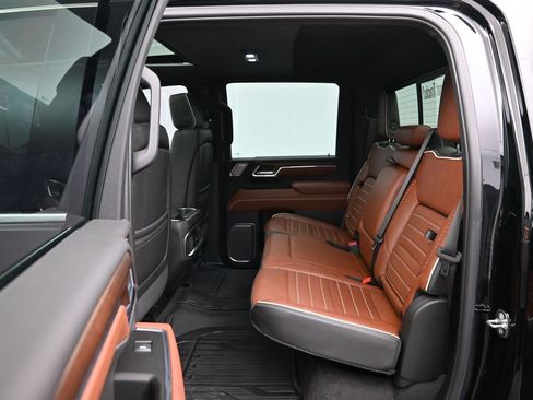 Used 2024 GMC Sierra 3500 Denali Ultimate AWD/4WD image 11