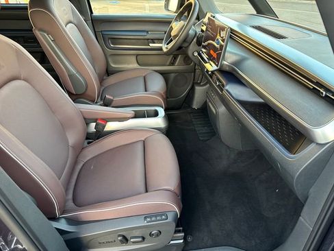 New 2025 Volkswagen ID. Buzz Pro S Plus image 15
