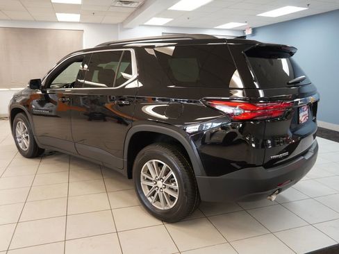 Used 2023 Chevrolet Traverse LT image 9