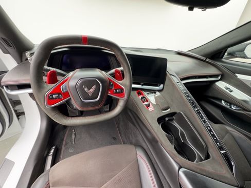 Used 2022 Chevrolet Corvette Stingray Premium Cpe w/ Z51 Performance Package RWD image 17