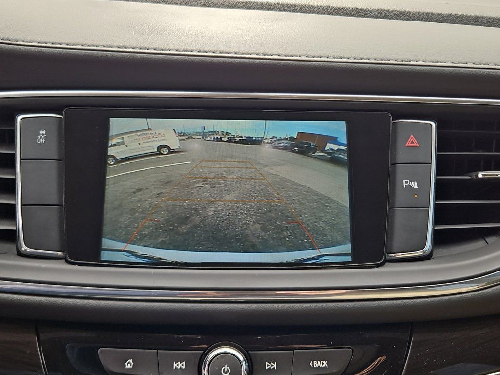 Used 2019 Buick Enclave Essence FWD image 17