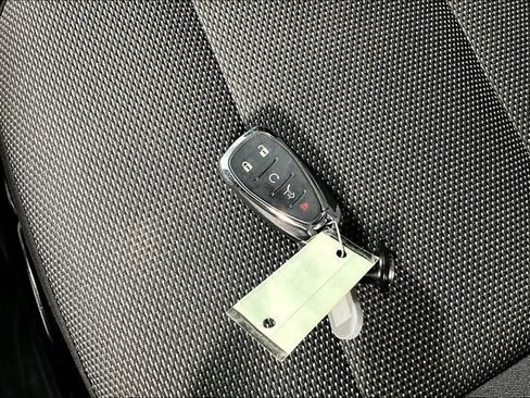 Used 2023 Chevrolet Traverse LT image 10