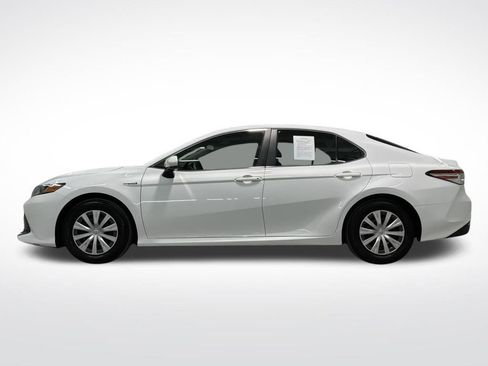 Used 2018 Toyota Camry LE image 27