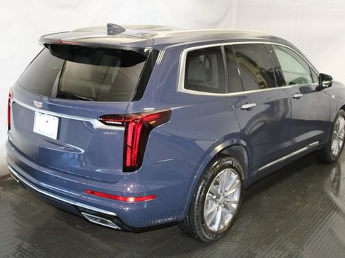 Used 2024 Cadillac XT6 Premium Luxury AWD/4WD image 4