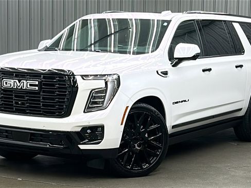 Used 2025 GMC Yukon XL Denali Ultimate image 1
