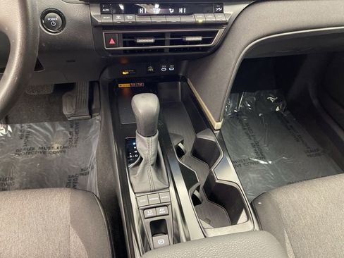 Used 2025 Toyota Camry LE image 12