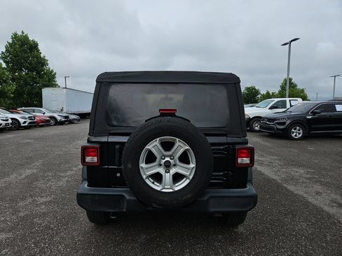 Used 2020 Jeep Wrangler Sport AWD/4WD image 6