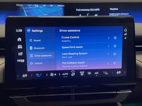 Used 2024 Lincoln Nautilus Reserve w/ Equipment Group 202A image 13