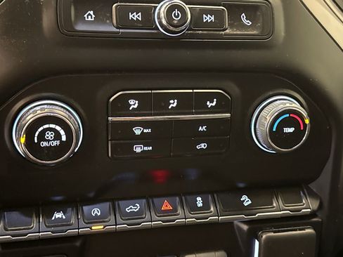 Used 2025 Chevrolet Silverado 1500 Custom Trail Boss w/ LPO, Dark Essentials Package image 27