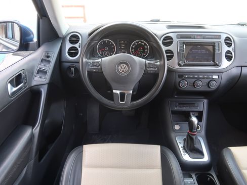 Used 2017 Volkswagen Tiguan S image 14
