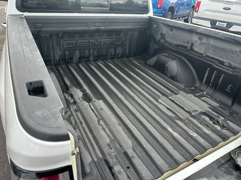 Used 2022 GMC Canyon Denali image 13