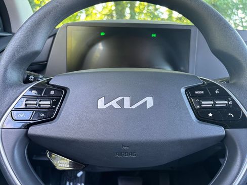 Used 2026 Kia Niro LX FWD image 25