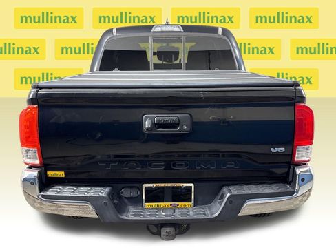 Used 2017 Toyota Tacoma SR5 w/ Tow Package image 8