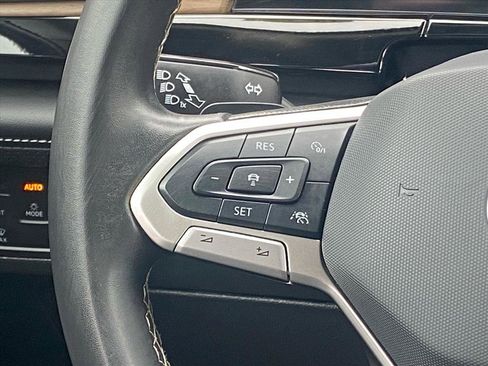 Certified 2024 Volkswagen Atlas SE image 6