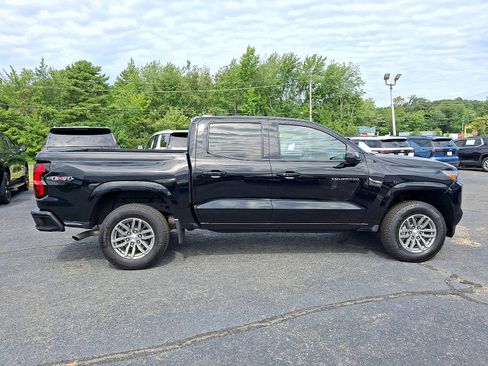 Used 2023 Chevrolet Colorado LT w/ LT Convenience Package II AWD/4WD image 7