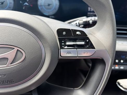 Used 2024 Hyundai Elantra SEL FWD image 9