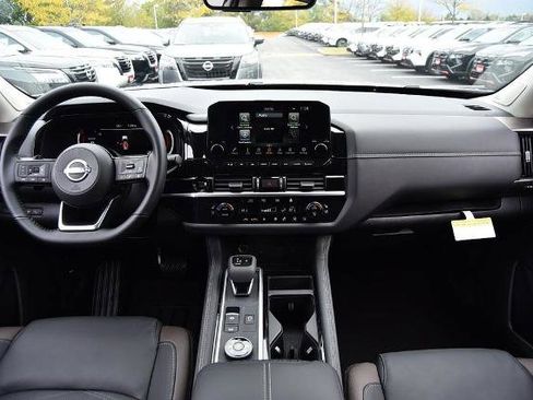 New 2025 Nissan Pathfinder Platinum w/ Cargo Package image 8