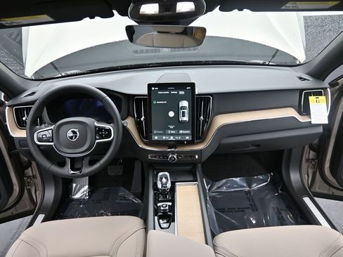 New 2026 Volvo XC60 T8 Plus w/ Protection Package Premier image 23